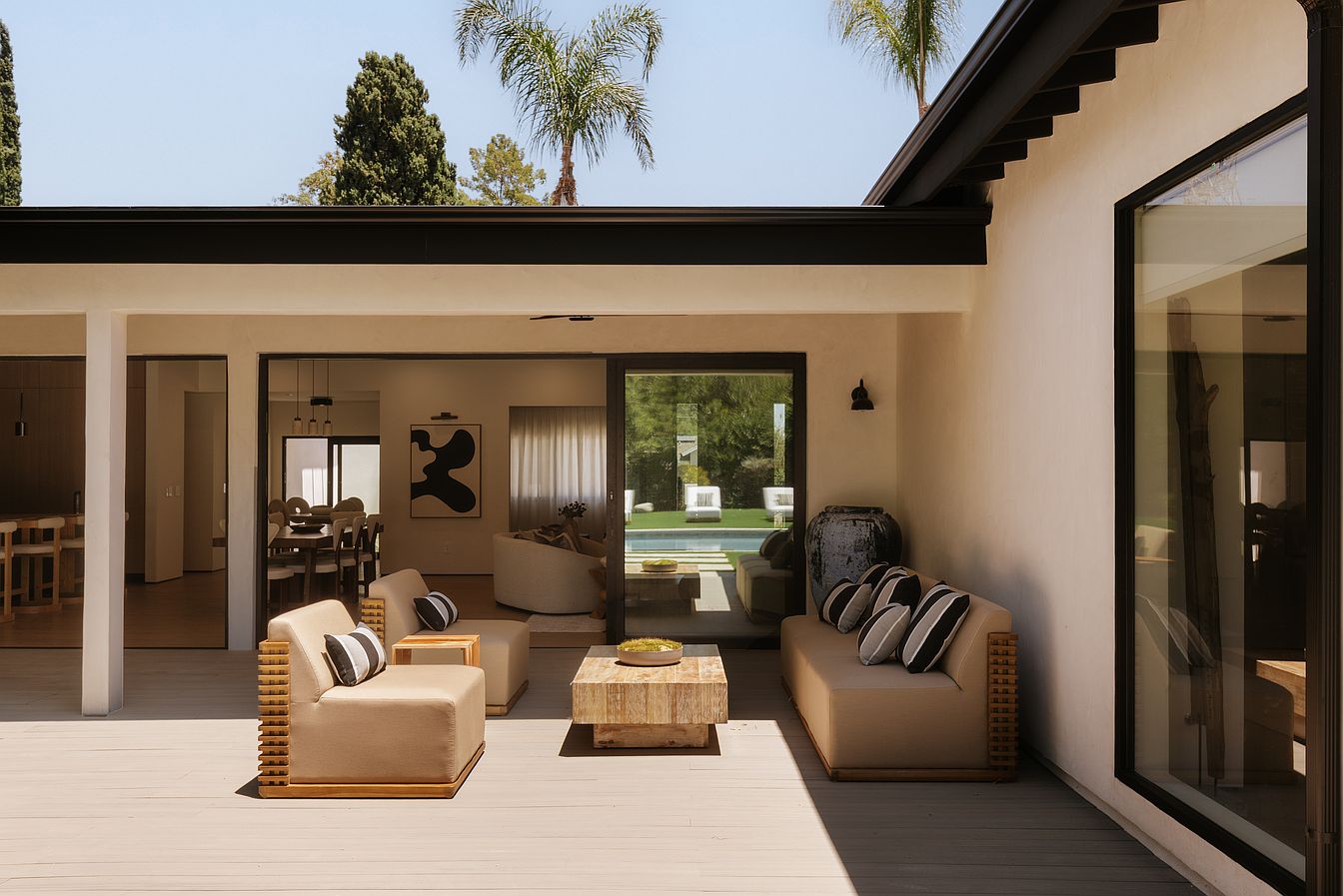 Casa Serena — Courtyard lounge